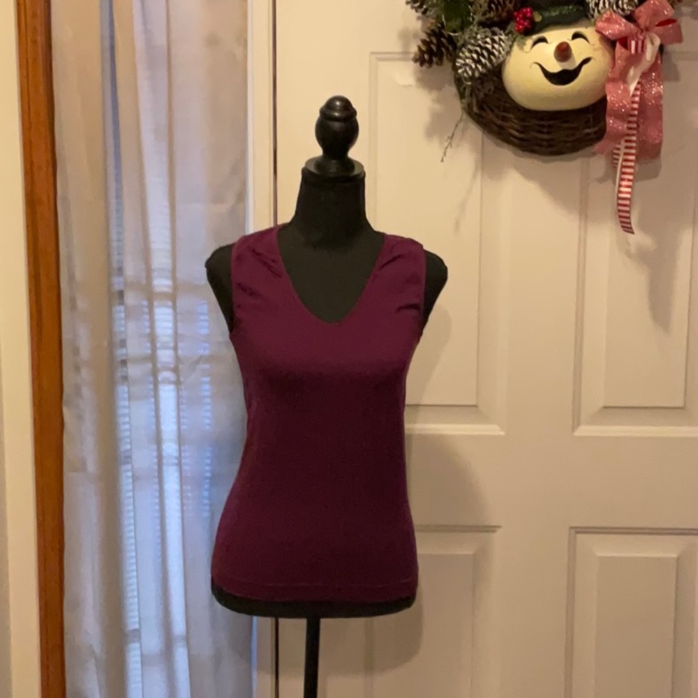 Merona seamless women’s sleeveless top, size small, purple